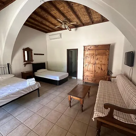 Gasthof Karpaz Arch House *